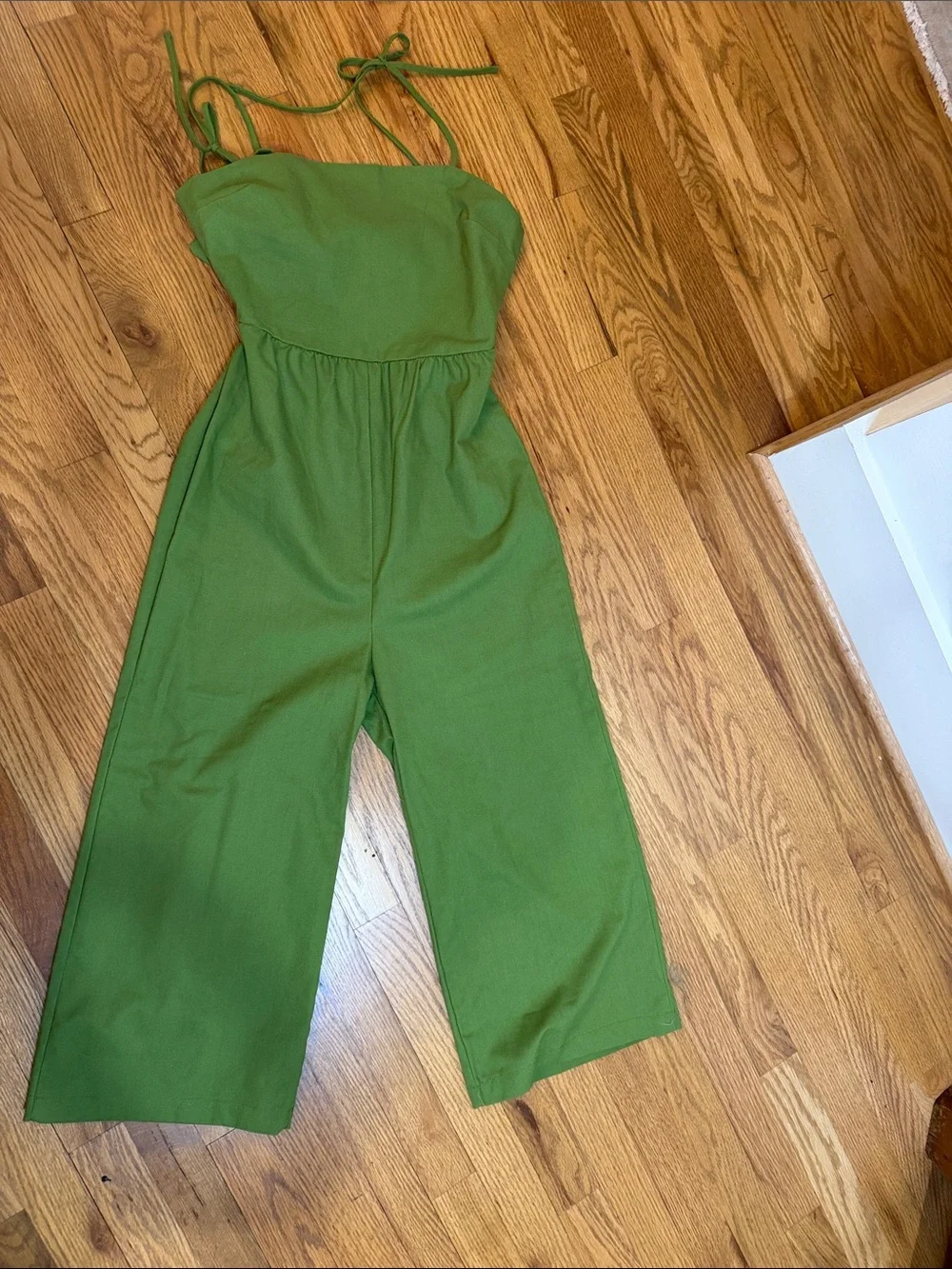 Monteau Los Angeles Green Linen Blend Cropped Jumpsuit w/Stylish Back Tie, S